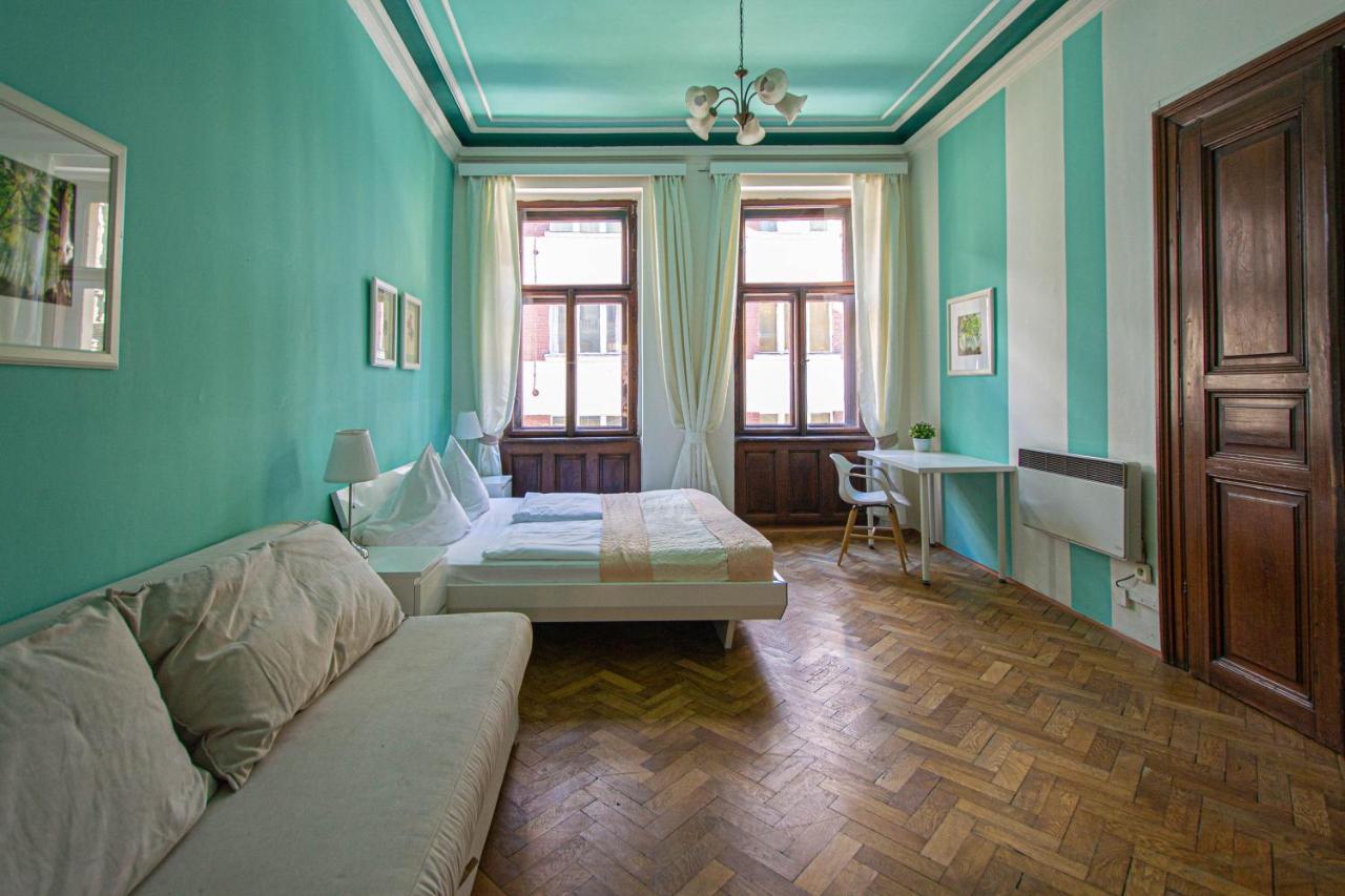 For Celebrations Spacious 3Bdr Apartment With Balcony Praha Bagian luar foto