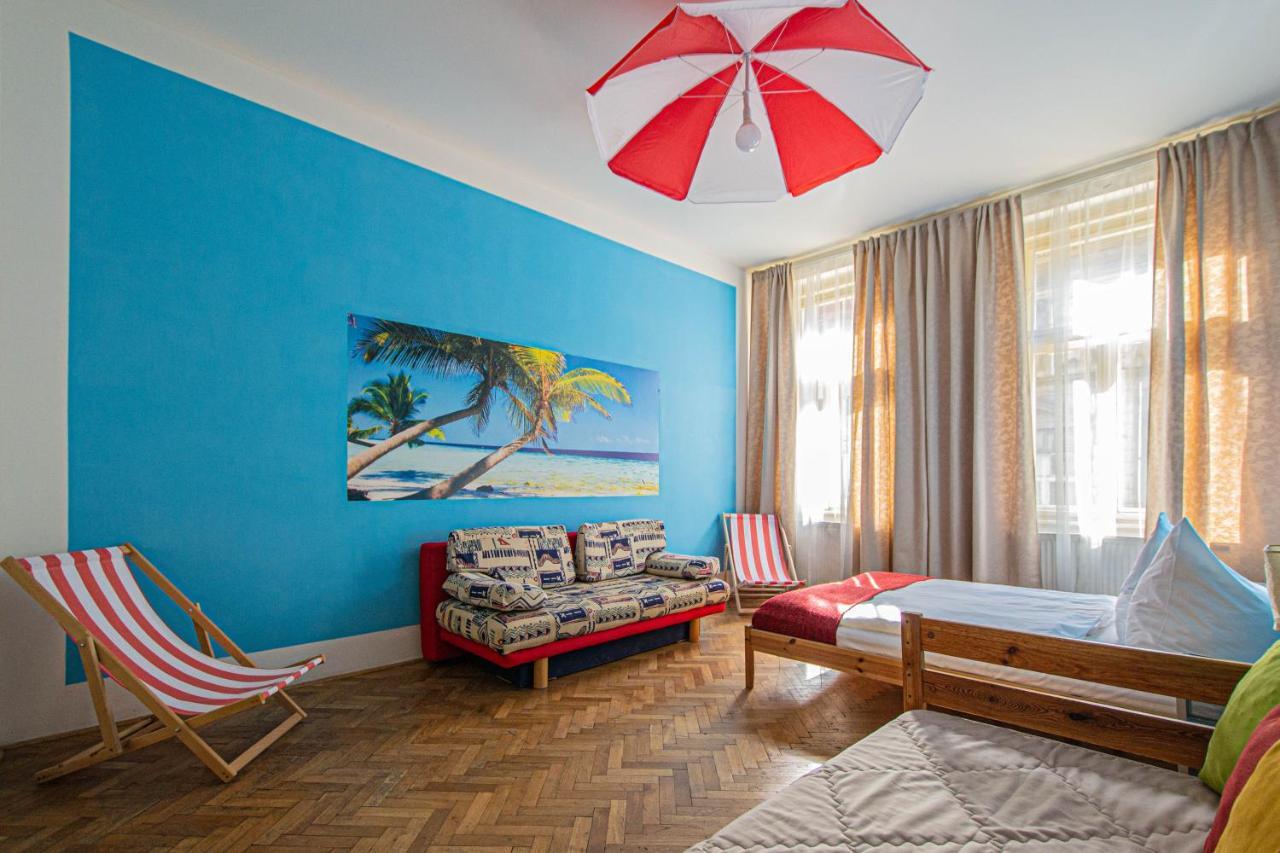 For Celebrations Spacious 3Bdr Apartment With Balcony Praha Bagian luar foto
