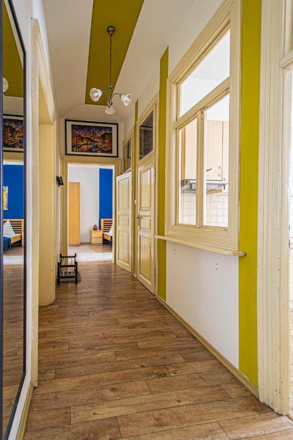 For Celebrations Spacious 3Bdr Apartment With Balcony Praha Bagian luar foto