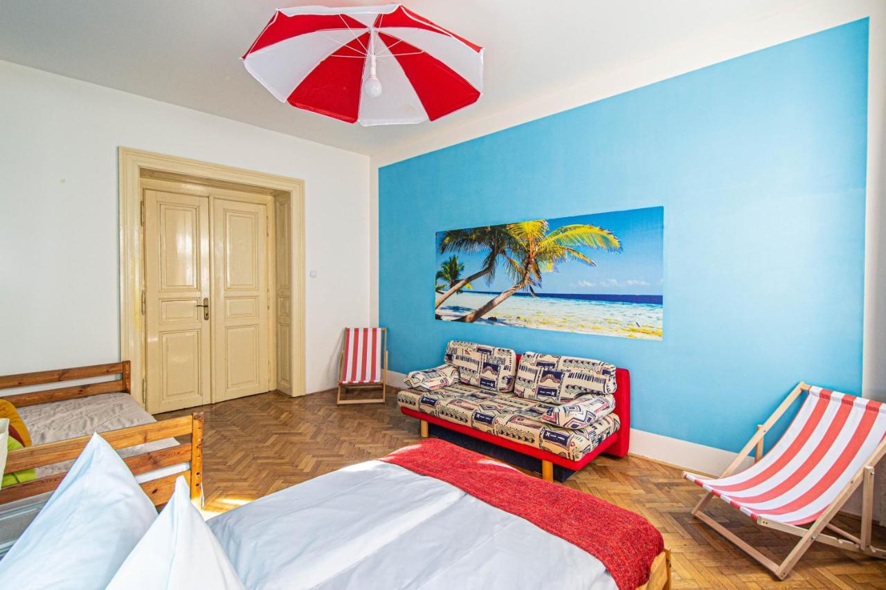 For Celebrations Spacious 3Bdr Apartment With Balcony Praha Bagian luar foto