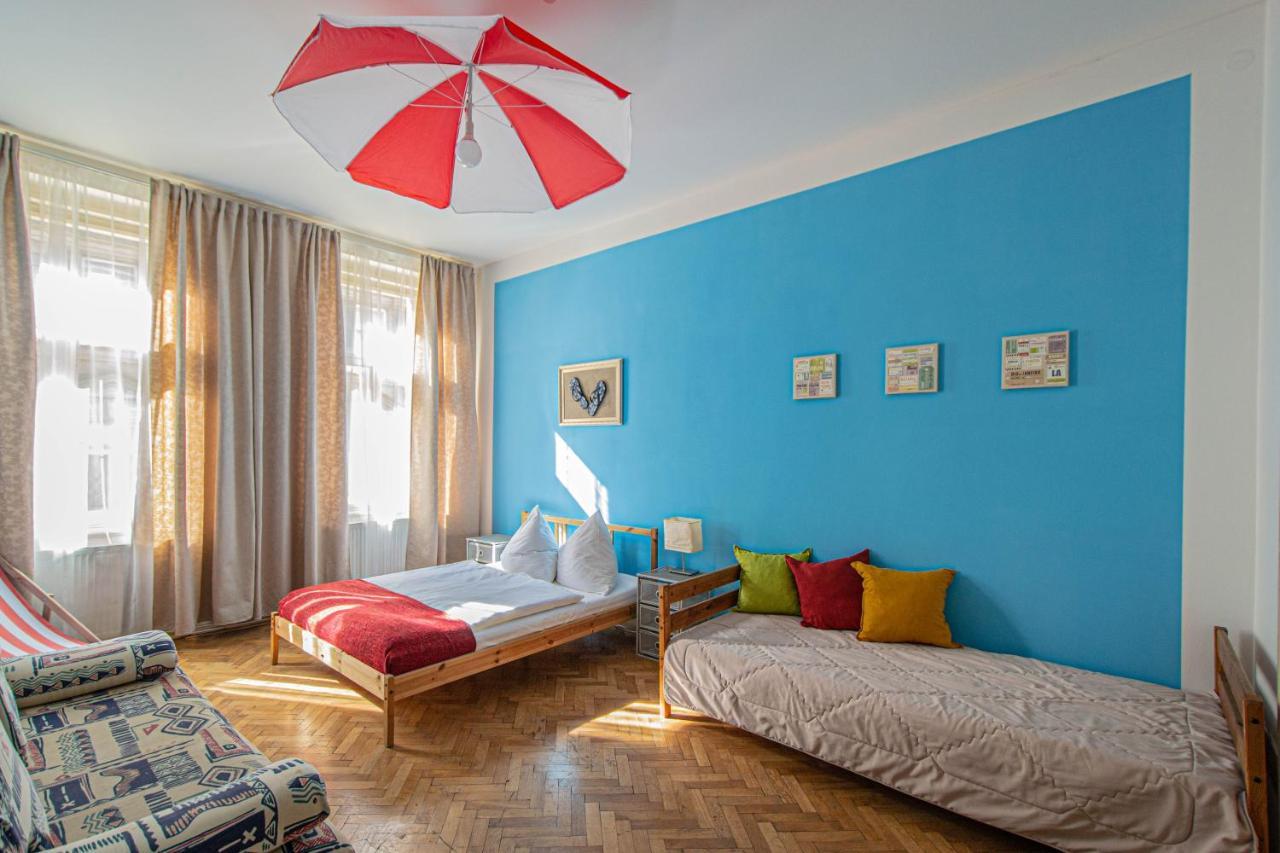 For Celebrations Spacious 3Bdr Apartment With Balcony Praha Bagian luar foto