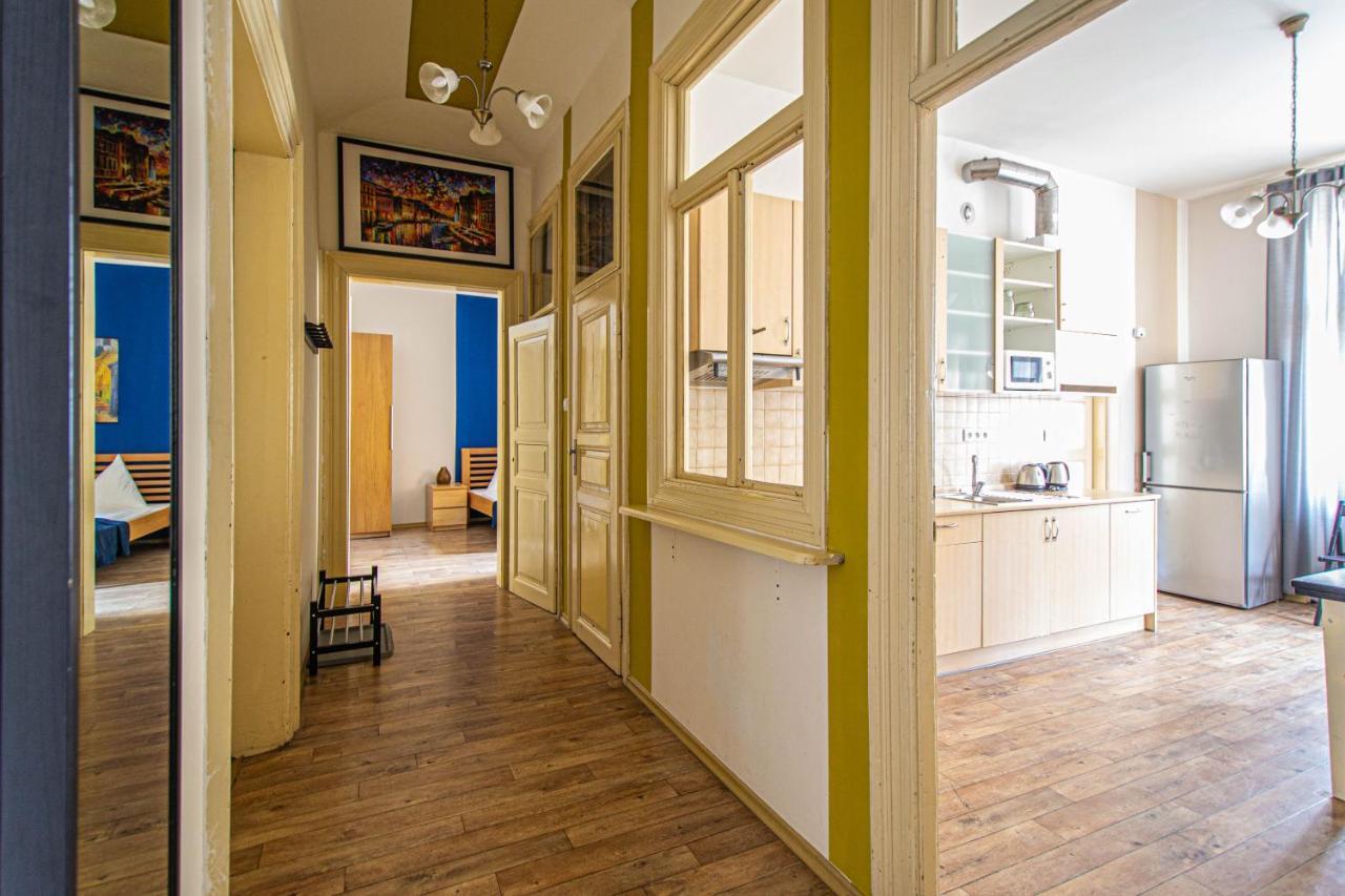 For Celebrations Spacious 3Bdr Apartment With Balcony Praha Bagian luar foto