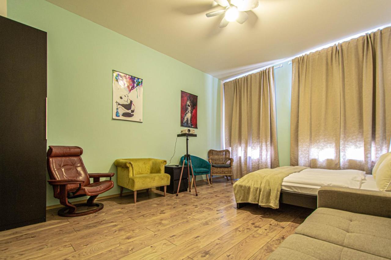 For Celebrations Spacious 3Bdr Apartment With Balcony Praha Bagian luar foto