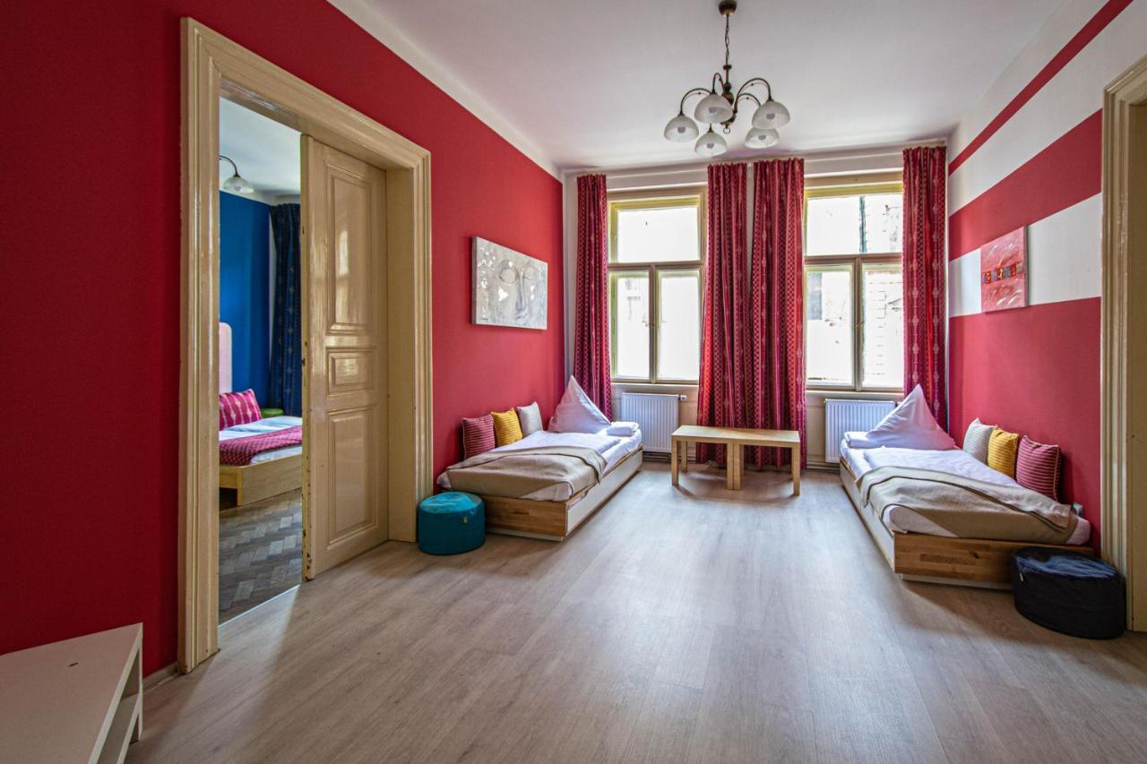 For Celebrations Spacious 3Bdr Apartment With Balcony Praha Bagian luar foto