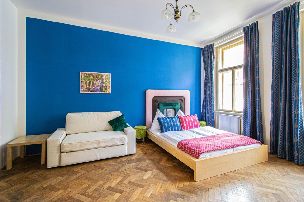 For Celebrations Spacious 3Bdr Apartment With Balcony Praha Bagian luar foto