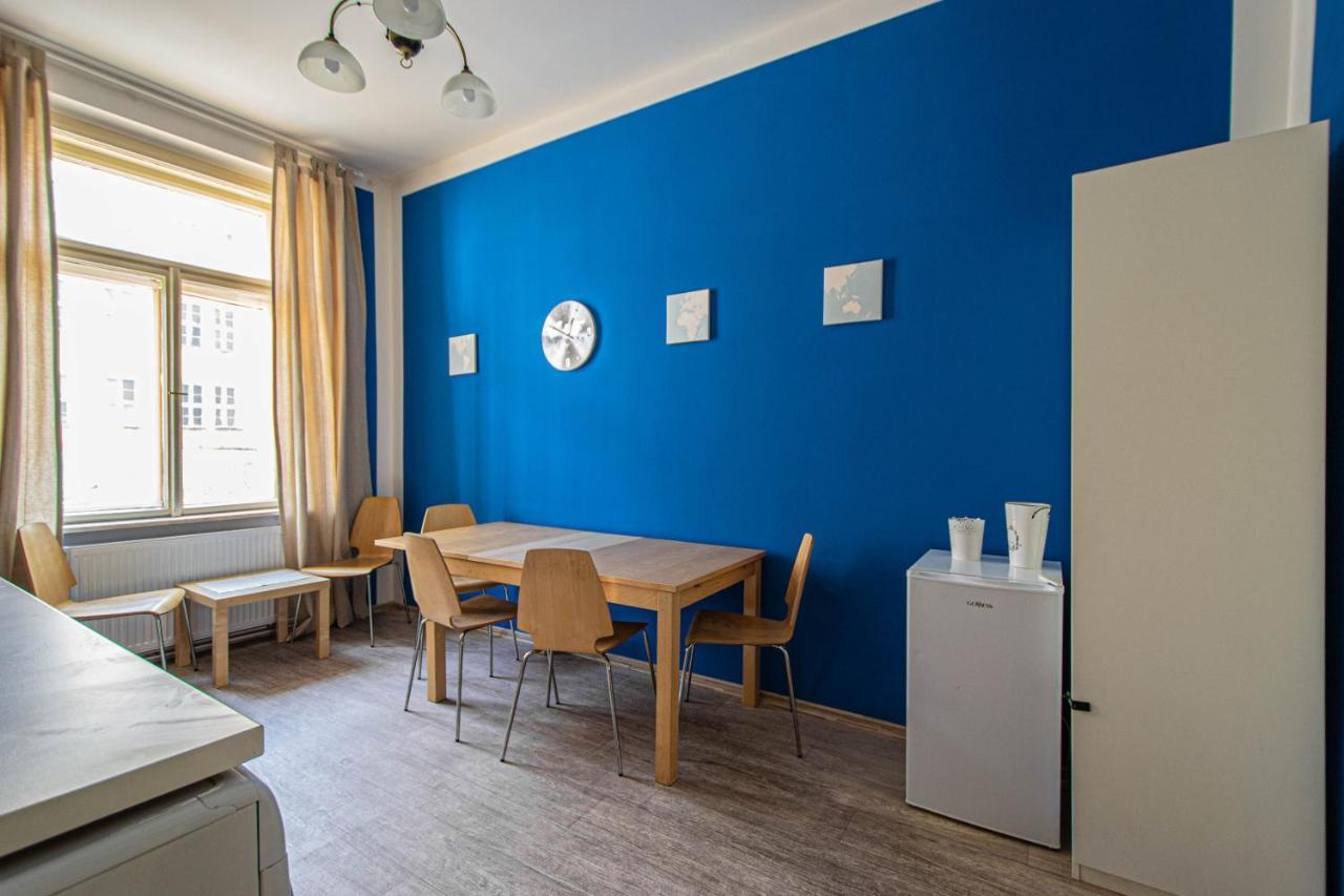 For Celebrations Spacious 3Bdr Apartment With Balcony Praha Bagian luar foto