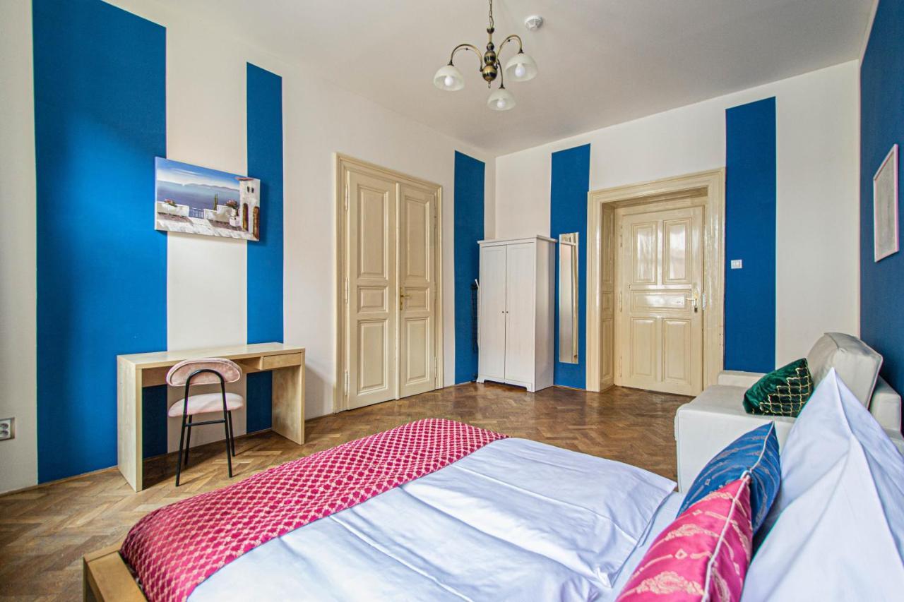 For Celebrations Spacious 3Bdr Apartment With Balcony Praha Bagian luar foto