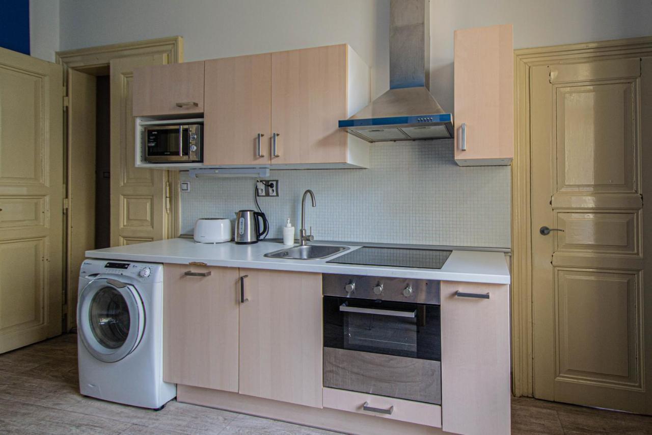 For Celebrations Spacious 3Bdr Apartment With Balcony Praha Bagian luar foto